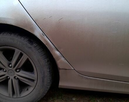 Серый Хендай Соната, объемом двигателя 2 л и пробегом 227 тыс. км за 6800 $, фото 2 на Automoto.ua