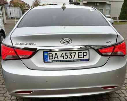 Хендай Соната 2012 в Ужгороде на Automoto.ua Серый Хендай Соната, объемом двигателя 2 л и пробегом 380 тыс. км за 7550 $, фото 8 на Automoto.ua