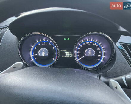 Серый Хендай Соната, объемом двигателя 2 л и пробегом 200 тыс. км за 8500 $, фото 5 на Automoto.ua