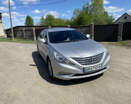 Серый Хендай Соната, объемом двигателя 2 л и пробегом 322 тыс. км за 8000 $, фото 4 на Automoto.ua