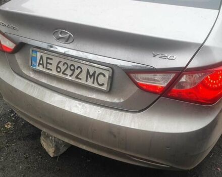 Серый Хендай Соната, объемом двигателя 2 л и пробегом 280 тыс. км за 5000 $, фото 1 на Automoto.ua