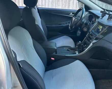 Хендай Соната 2012 в Харькове на Automoto.ua Серый Хендай Соната, объемом двигателя 2 л и пробегом 312 тыс. км за 8000 $, фото 5 на Automoto.ua