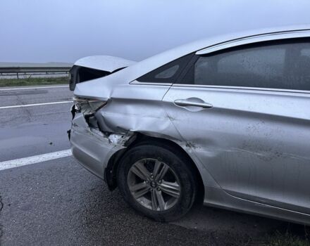 Серый Хендай Соната, объемом двигателя 2 л и пробегом 116 тыс. км за 3500 $, фото 1 на Automoto.ua