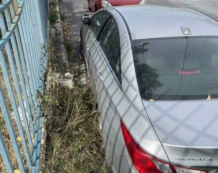 Серый Хендай Соната, объемом двигателя 2.36 л и пробегом 204 тыс. км за 6200 $, фото 9 на Automoto.ua