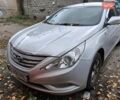 Серый Хендай Соната, объемом двигателя 2 л и пробегом 320 тыс. км за 6950 $, фото 1 на Automoto.ua