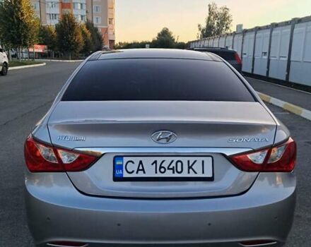 Серый Хендай Соната, объемом двигателя 2.36 л и пробегом 255 тыс. км за 9800 $, фото 2 на Automoto.ua