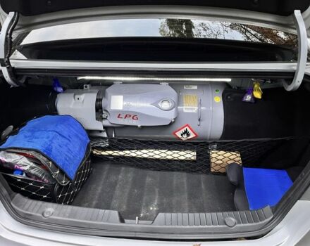 Сірий Хендай Соната, об'ємом двигуна 2 л та пробігом 305 тис. км за 8100 $, фото 13 на Automoto.ua