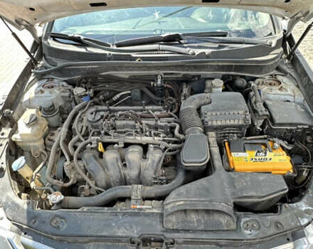 Сірий Хендай Соната, об'ємом двигуна 2 л та пробігом 213 тис. км за 9200 $, фото 15 на Automoto.ua