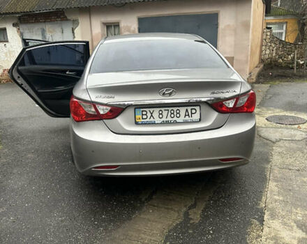 Серый Хендай Соната, объемом двигателя 2 л и пробегом 139 тыс. км за 7900 $, фото 1 на Automoto.ua
