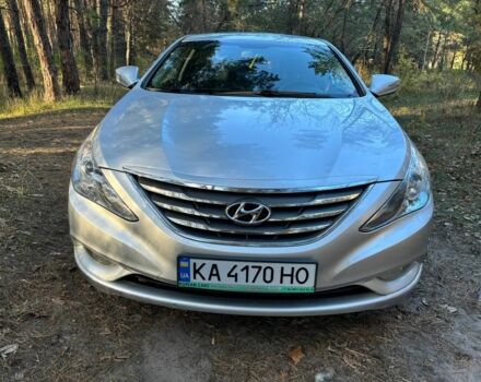 Серый Хендай Соната, объемом двигателя 2 л и пробегом 387 тыс. км за 7800 $, фото 1 на Automoto.ua