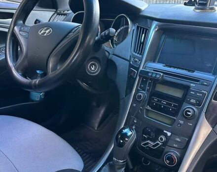 Хендай Соната 2012 в Харькове на Automoto.ua Серый Хендай Соната, объемом двигателя 2 л и пробегом 312 тыс. км за 8000 $, фото 4 на Automoto.ua