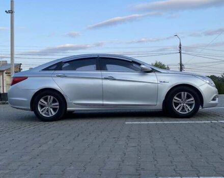 Серый Хендай Соната, объемом двигателя 2 л и пробегом 434 тыс. км за 6800 $, фото 3 на Automoto.ua