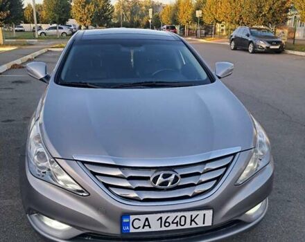 Серый Хендай Соната, объемом двигателя 2.36 л и пробегом 255 тыс. км за 9800 $, фото 1 на Automoto.ua