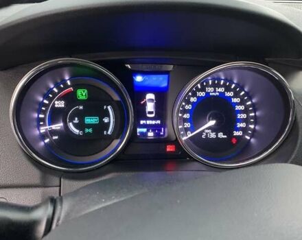 Серый Хендай Соната, объемом двигателя 2 л и пробегом 213 тыс. км за 12800 $, фото 17 на Automoto.ua