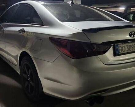 Сірий Хендай Соната, об'ємом двигуна 2 л та пробігом 165 тис. км за 10199 $, фото 9 на Automoto.ua