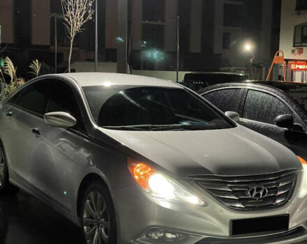 Сірий Хендай Соната, об'ємом двигуна 2.4 л та пробігом 250 тис. км за 9500 $, фото 9 на Automoto.ua