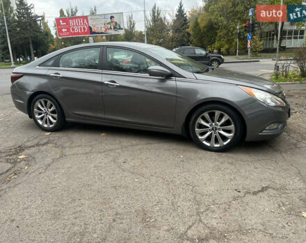 Серый Хендай Соната, объемом двигателя 2 л и пробегом 190 тыс. км за 7500 $, фото 6 на Automoto.ua