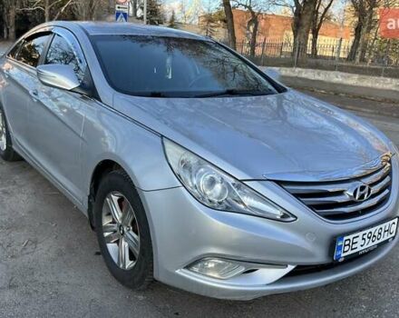 Сірий Хендай Соната, об'ємом двигуна 2 л та пробігом 170 тис. км за 7500 $, фото 3 на Automoto.ua