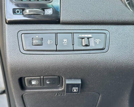 Сірий Хендай Соната, об'ємом двигуна 2 л та пробігом 213 тис. км за 9200 $, фото 13 на Automoto.ua