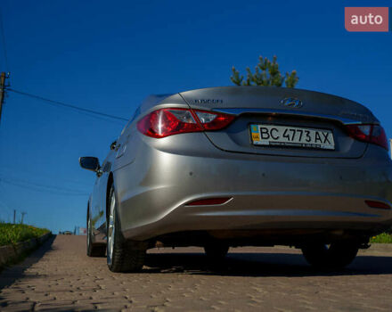 Серый Хендай Соната, объемом двигателя 2 л и пробегом 105 тыс. км за 9600 $, фото 12 на Automoto.ua