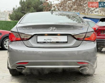 Сірий Хендай Соната, об'ємом двигуна 2 л та пробігом 191 тис. км за 7900 $, фото 18 на Automoto.ua
