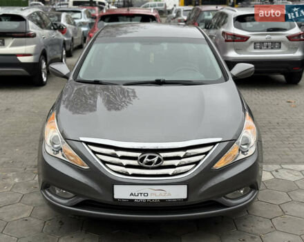 Сірий Хендай Соната, об'ємом двигуна 2 л та пробігом 191 тис. км за 7900 $, фото 1 на Automoto.ua