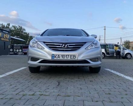 Серый Хендай Соната, объемом двигателя 2 л и пробегом 434 тыс. км за 6800 $, фото 1 на Automoto.ua