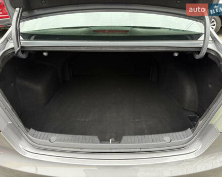 Сірий Хендай Соната, об'ємом двигуна 2 л та пробігом 191 тис. км за 7900 $, фото 30 на Automoto.ua