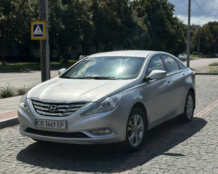 Сірий Хендай Соната, об'ємом двигуна 2 л та пробігом 213 тис. км за 9200 $, фото 1 на Automoto.ua