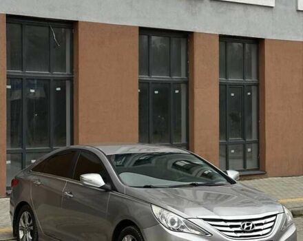 Сірий Хендай Соната, об'ємом двигуна 2 л та пробігом 200 тис. км за 7300 $, фото 3 на Automoto.ua