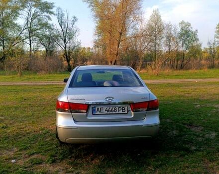 Серый Хендай Соната, объемом двигателя 2 л и пробегом 139 тыс. км за 5700 $, фото 1 на Automoto.ua