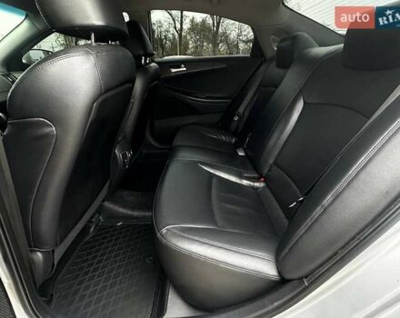 Серый Хендай Соната, объемом двигателя 2 л и пробегом 207 тыс. км за 8500 $, фото 14 на Automoto.ua