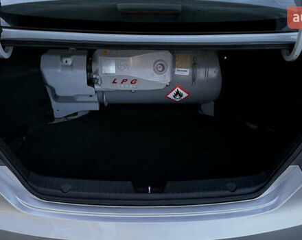 Серый Хендай Соната, объемом двигателя 2 л и пробегом 363 тыс. км за 6700 $, фото 16 на Automoto.ua