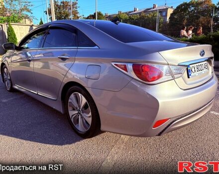 Сірий Хендай Соната, об'ємом двигуна 2.4 л та пробігом 205 тис. км за 11000 $, фото 2 на Automoto.ua