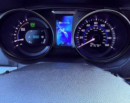 Сірий Хендай Соната, об'ємом двигуна 2.4 л та пробігом 205 тис. км за 11000 $, фото 13 на Automoto.ua