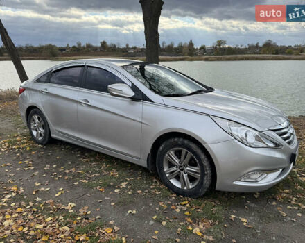 Хендай Соната 2013 в Бердичеве на Automoto.ua Серый Хендай Соната, объемом двигателя 2 л и пробегом 420 тыс. км за 6999 $, фото 9 на Automoto.ua