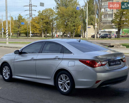 Хендай Соната 2013 у Миколаєві на Automoto.ua Сірий Хендай Соната, об'ємом двигуна 2.4 л та пробігом 151 тис. км за 8099 $, фото 4 на Automoto.ua