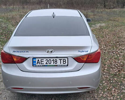 Серый Хендай Соната, объемом двигателя 2.36 л и пробегом 326 тыс. км за 7800 $, фото 3 на Automoto.ua