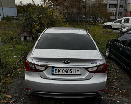 Хендай Соната 2013 у Рівному на Automoto.ua Сірий Хендай Соната, об'ємом двигуна 2 л та пробігом 193 тис. км за 9600 $, фото 3 на Automoto.ua