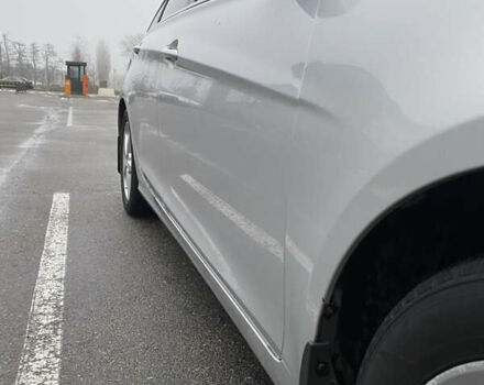 Серый Хендай Соната, объемом двигателя 2 л и пробегом 373 тыс. км за 7300 $, фото 3 на Automoto.ua