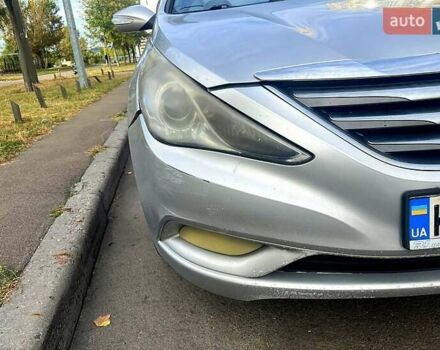 Хендай Соната 2013 в Киеве на Automoto.ua Серый Хендай Соната, объемом двигателя 2 л и пробегом 670 тыс. км за 4900 $, фото 9 на Automoto.ua