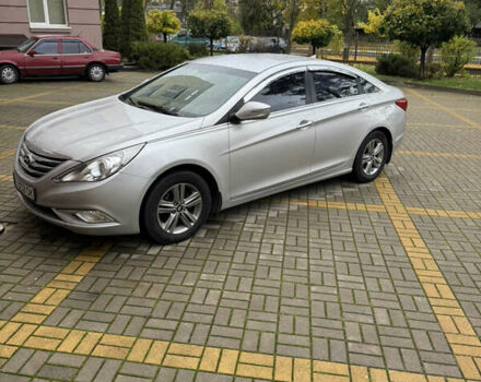 Серый Хендай Соната, объемом двигателя 2 л и пробегом 488 тыс. км за 7200 $, фото 1 на Automoto.ua