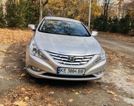 Серый Хендай Соната, объемом двигателя 2 л и пробегом 400 тыс. км за 6800 $, фото 7 на Automoto.ua