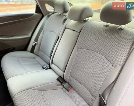 Сірий Хендай Соната, об'ємом двигуна 2.36 л та пробігом 162 тис. км за 9499 $, фото 16 на Automoto.ua