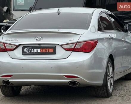 Серый Хендай Соната, объемом двигателя 2 л и пробегом 207 тыс. км за 8500 $, фото 9 на Automoto.ua