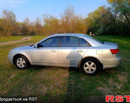 Серый Хендай Соната, объемом двигателя 2 л и пробегом 139 тыс. км за 5700 $, фото 2 на Automoto.ua