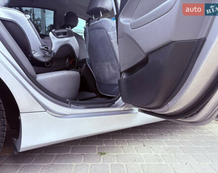 Сірий Хендай Соната, об'ємом двигуна 2.4 л та пробігом 207 тис. км за 10700 $, фото 9 на Automoto.ua