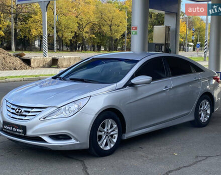 Хендай Соната 2013 у Миколаєві на Automoto.ua Сірий Хендай Соната, об'ємом двигуна 2.4 л та пробігом 151 тис. км за 8099 $, фото 1 на Automoto.ua