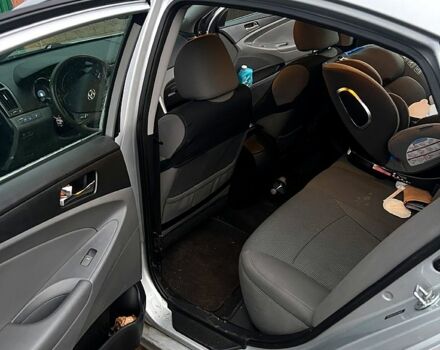 Сірий Хендай Соната, об'ємом двигуна 2.4 л та пробігом 170 тис. км за 8200 $, фото 6 на Automoto.ua