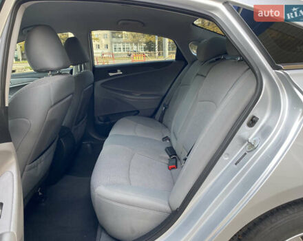 Хендай Соната 2013 у Миколаєві на Automoto.ua Сірий Хендай Соната, об'ємом двигуна 2.4 л та пробігом 151 тис. км за 8099 $, фото 7 на Automoto.ua